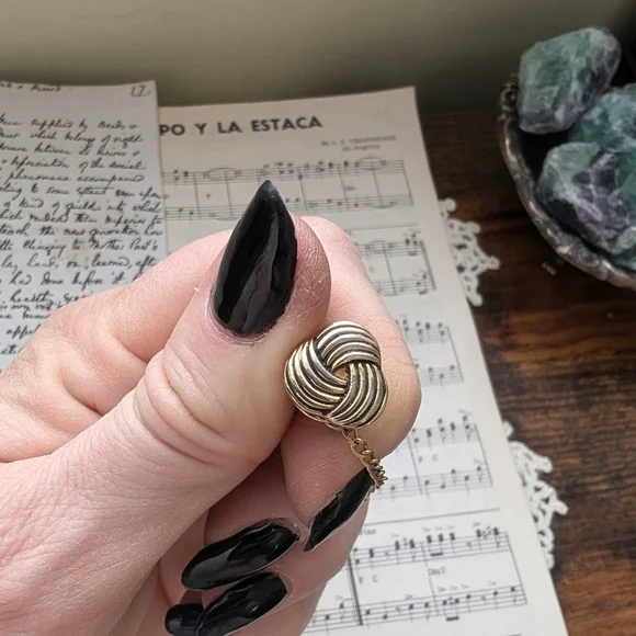 Gold Swirl Tie Pin - Picture 2 of 6